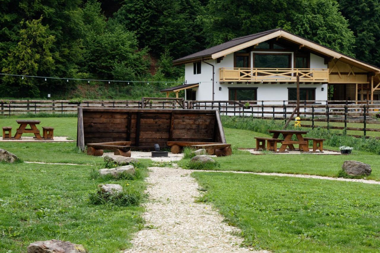 Avalanche Plaiul Foii Villa เซอร์เนช ภายนอก รูปภาพ